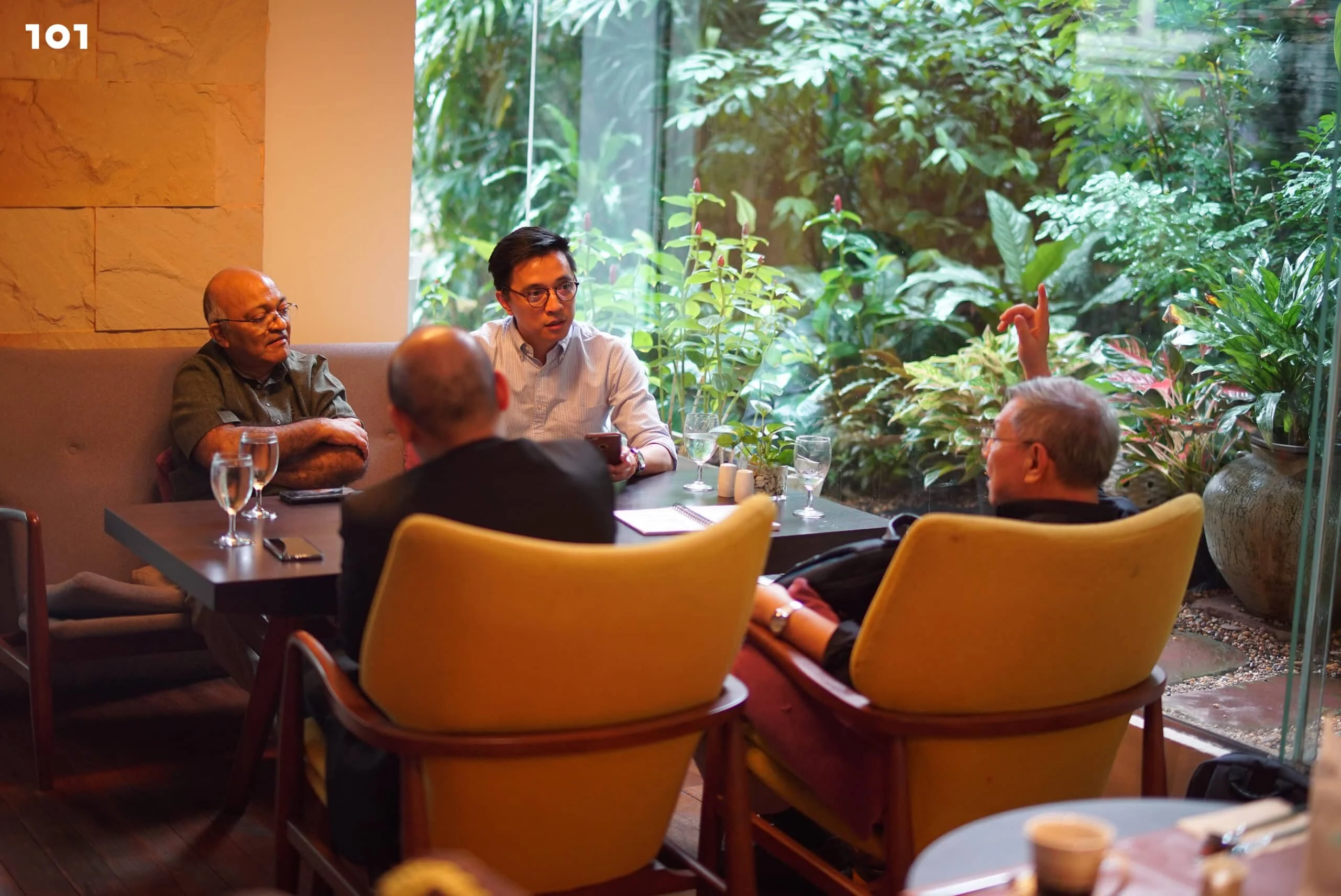 101 Roundtable : ประจักษ์ ก้องกีรติ เกษียร เตชะพีระ ชัยวัฒน์ สถาอานันท์ ปกป้อง จันวิทย์