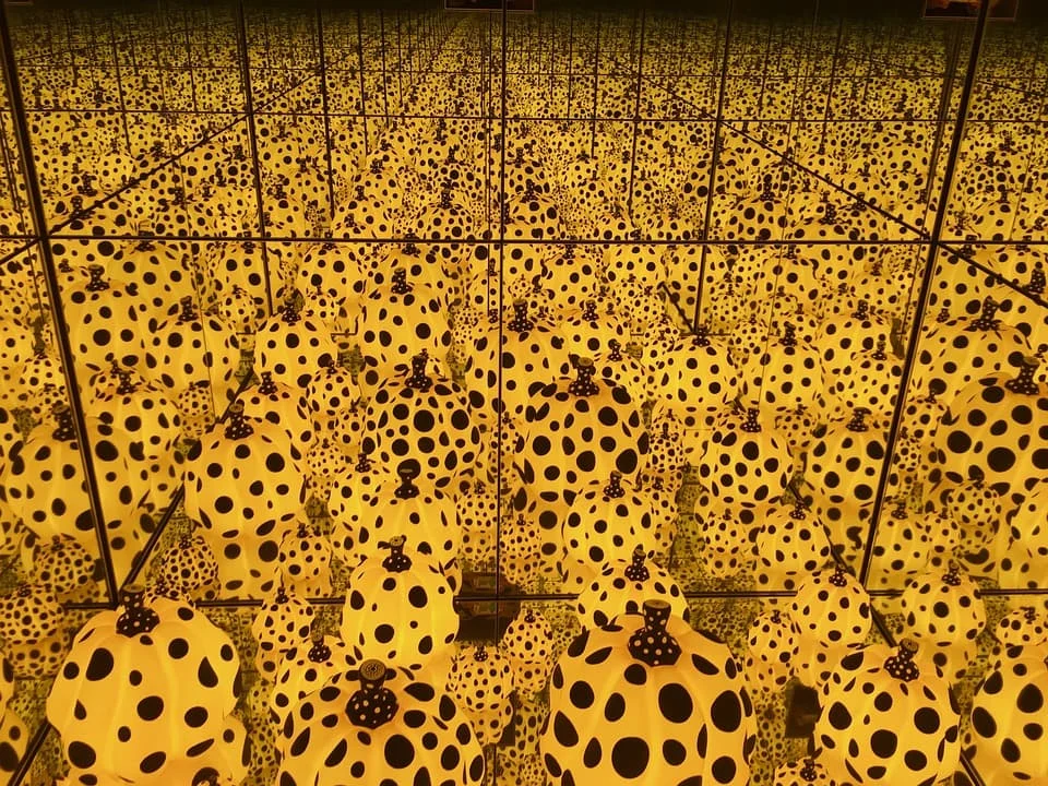 'Kusama Infinity' ลายจุด และจุดหมายไร้สิ้นสุด ของ ยาโยอิ คุซามะ
