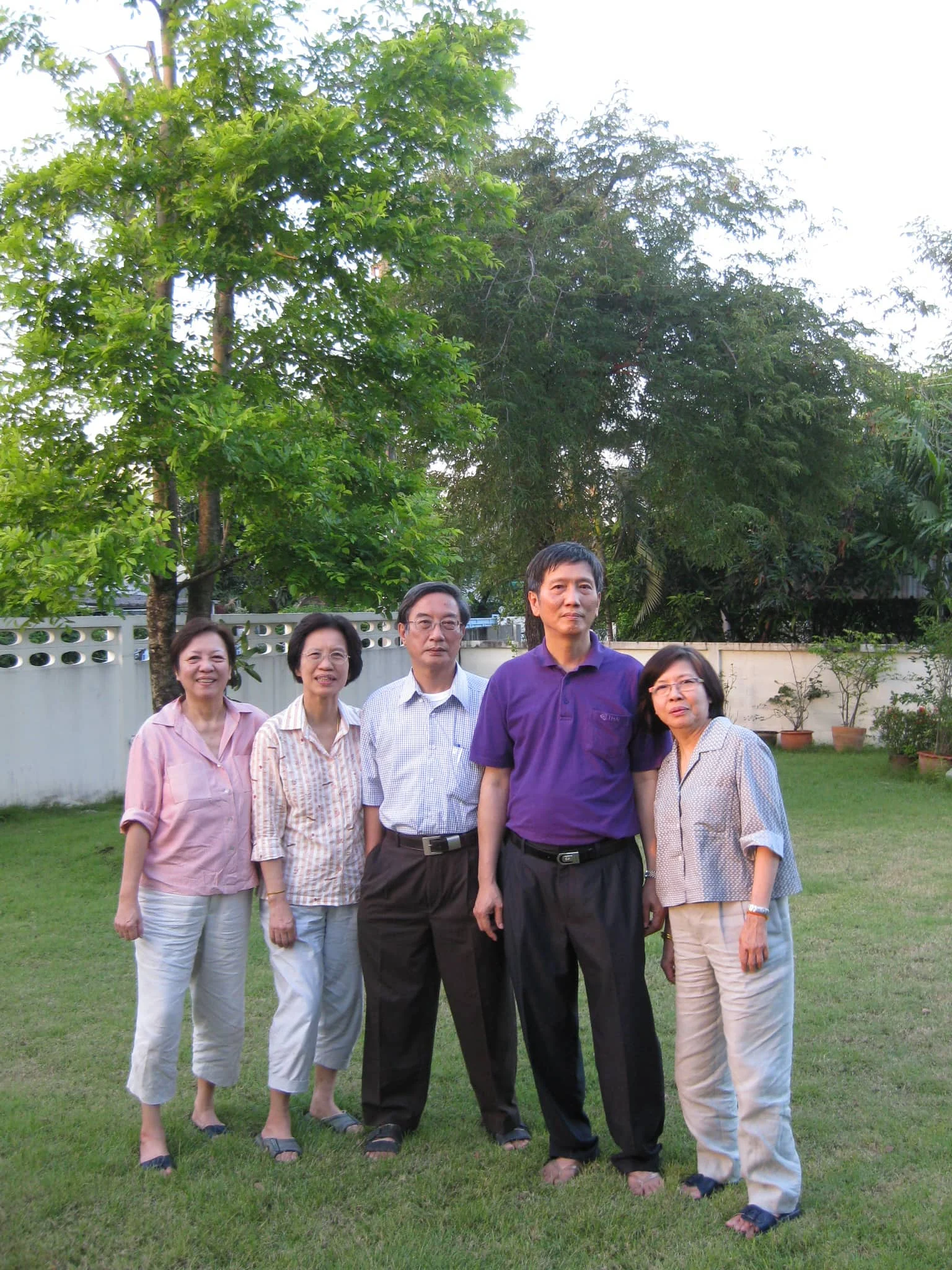 รังสรรค์กับพี่น้องทั้งสี่คน