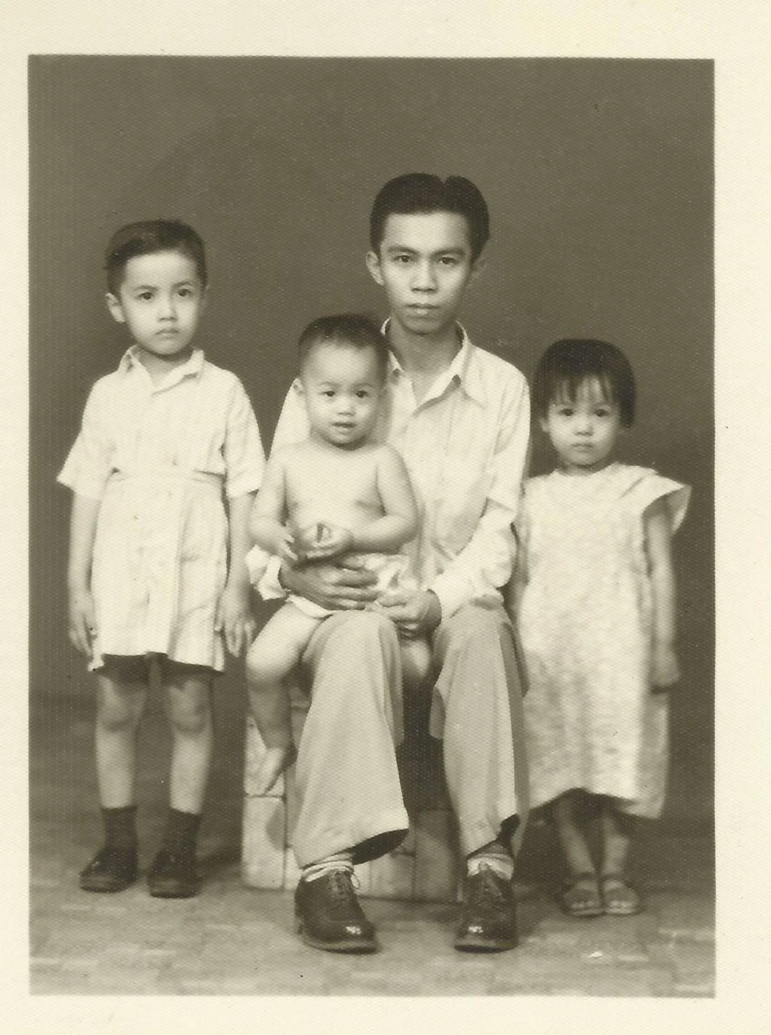 รังสรรค์กับพ่อ น้องชาย และน้องสาว