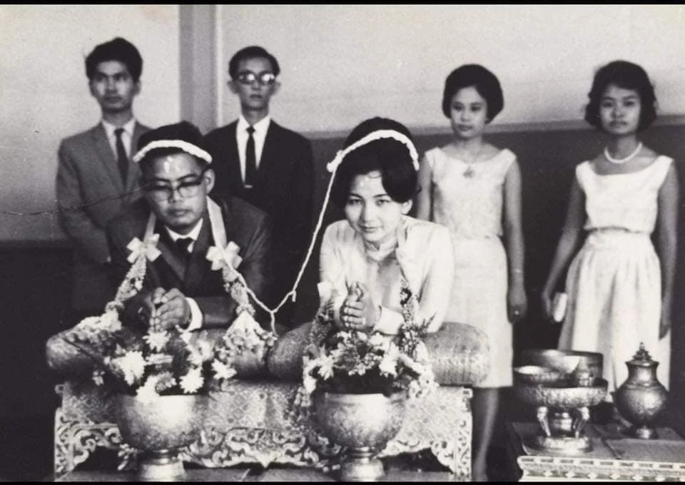 วันมงคลสมรส 17 พฤษภาคม 2506 (ภาพจาก FB อภิณี ธรรมโน)