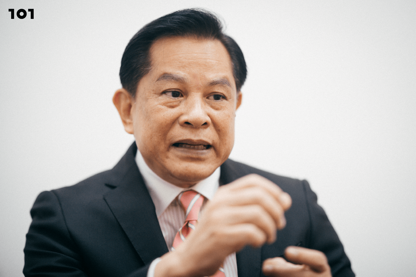  พีระพันธุ์ สาลีรัฐวิภาค ประธาน กมธ. ศึกษาแก้ไขรัฐธรรมนูญ