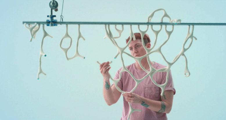 Cas Holman  ‘นักออกแบบการเล่น’