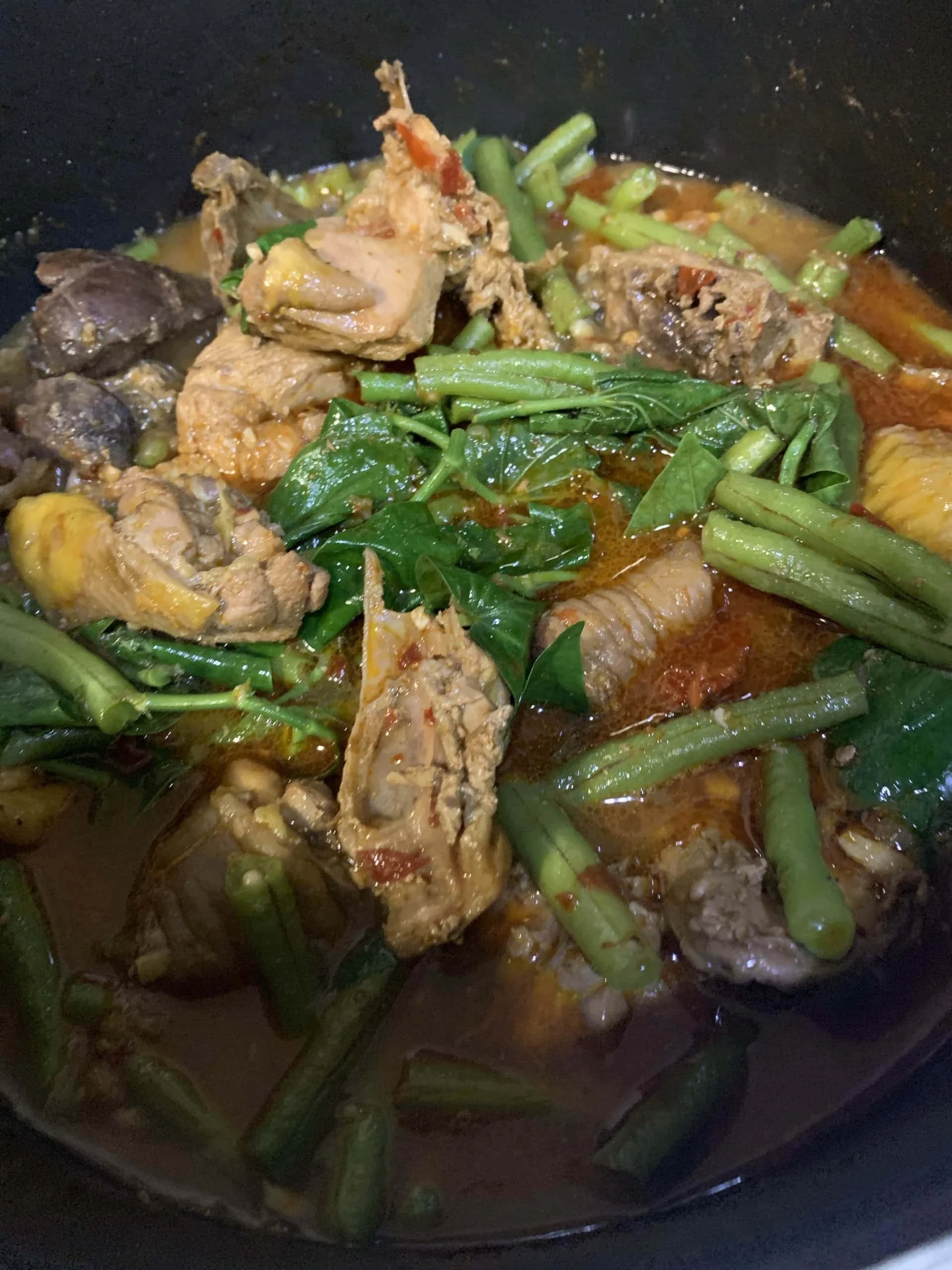 แกงไก่ใส่ใบชะพลู
