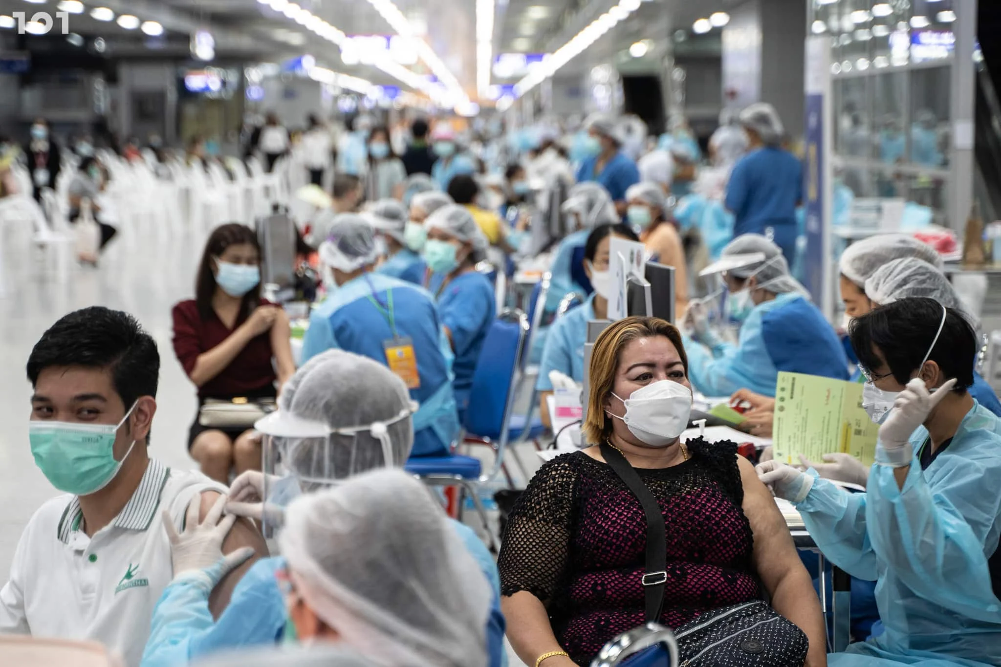 ฉีดวัคซีนโควิดให้ประชาชนวันแรกที่สถานีกลางบางซื่อ