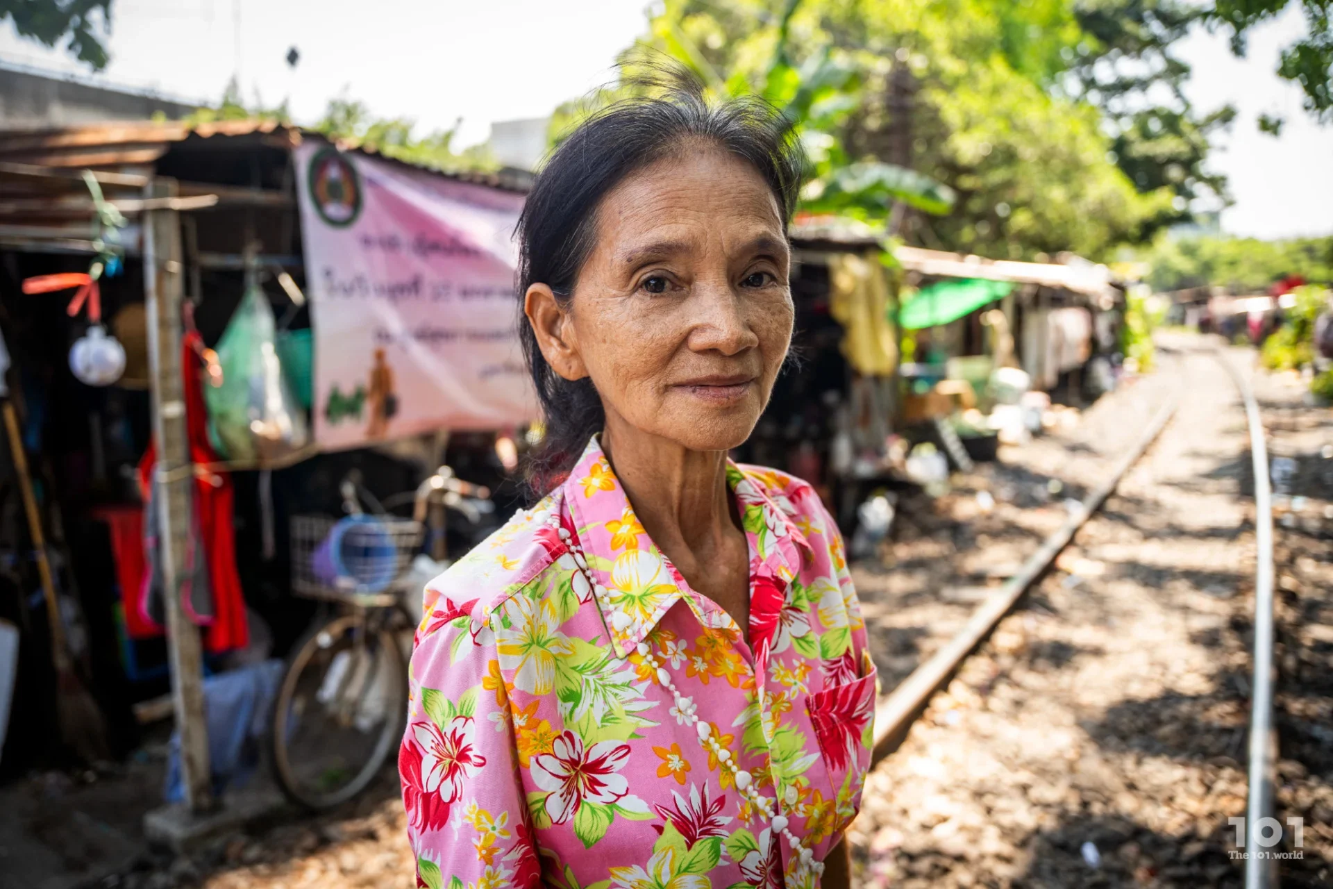 ‘อยากเรียน ไม่ได้เรียน’ : เสียงจาก ‘ชุมชนโค้งรถไฟยมราช’ เมื่อเด็กกลางเมืองเข้าไม่ถึงการศึกษา